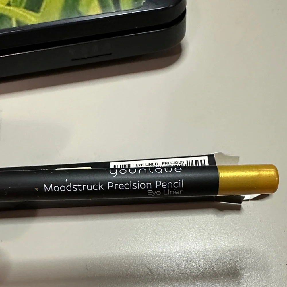 Moodstruck Precision Pencil Eyeliner in color Precious
